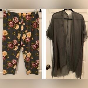Capri leggings plus size with coordinating gray kimono, one size fits most